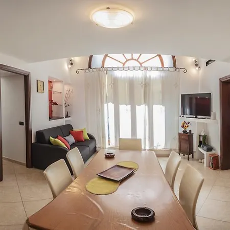 La Triscele Apartment *
