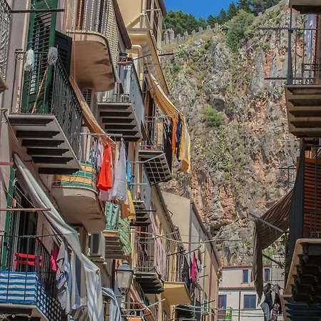 La Triscele Cefalu